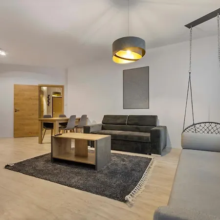 Lam Anthracite W Ac & Balcony * Bratysława