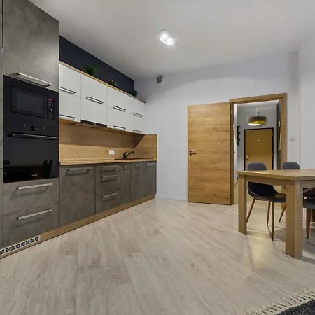 Lam Anthracite W Ac & Balcony Apartment Bratislava