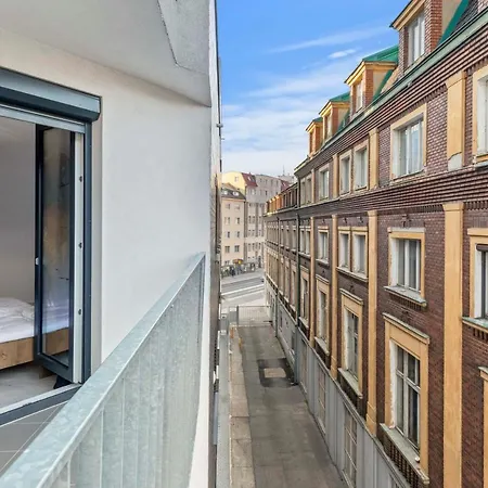 Lam Anthracite W Ac & Balcony * Bratysława