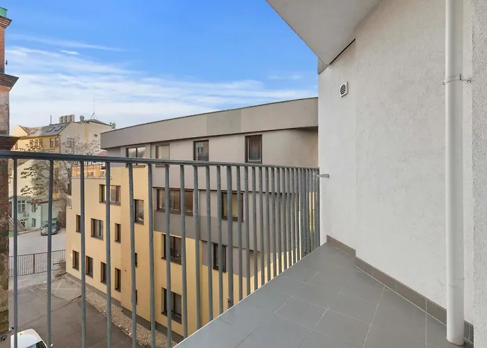 Lam Anthracite W Ac & Balcony Apartment